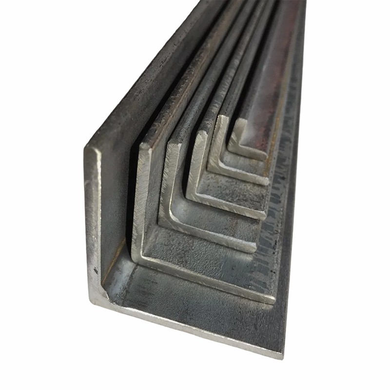 هل يمكن استخدام قضبان الزاوية من النوع L في معدات الملاعب؟